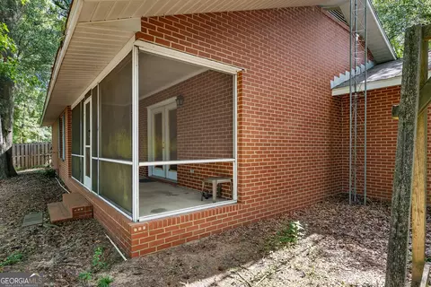 Exterior - 139 Riverview Dr, Bainbridge, GA 39817 photo 5 of 9