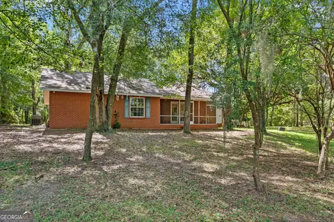 Exterior - 139 Riverview Dr, Bainbridge, GA 39817 photo 6 of 9