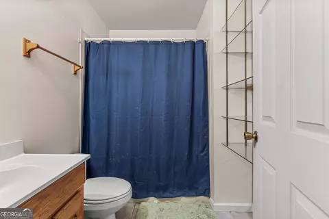 Bath - 139 Riverview Dr, Bainbridge, GA 39817 photo 4 of 4