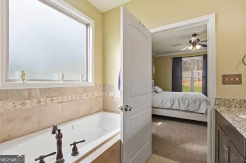 Bedroom - 130 Maple Dr, Commerce, GA 30529 photo 3 of 7