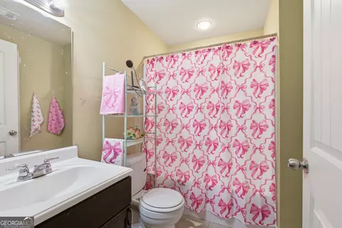 Bath - 130 Maple Dr, Commerce, GA 30529 photo 4 of 5