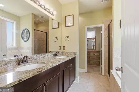 Bath - 130 Maple Dr, Commerce, GA 30529 photo 1 of 5