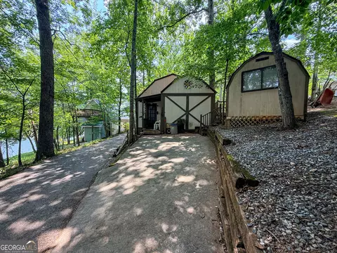 91 Yogi Bear Blvd, Cleveland, GA 30528