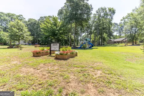 View/Area - 111 Willow St, Commerce, GA 30529 photo 2 of 2