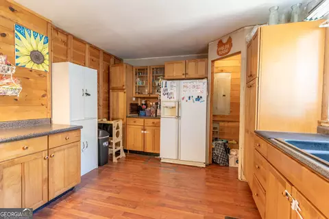 Kitchen - 111 Willow St, Commerce, GA 30529 photo 2 of 2