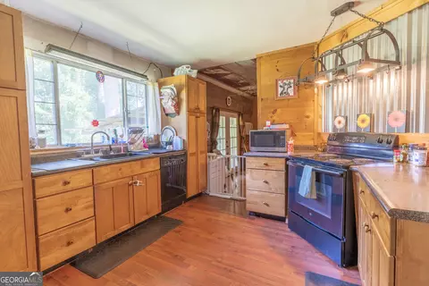 Kitchen - 111 Willow St, Commerce, GA 30529 photo 1 of 2