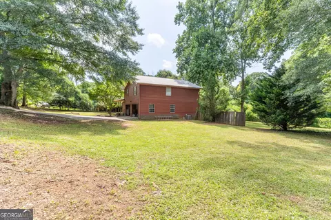 Exterior - 111 Willow St, Commerce, GA 30529 photo 9 of 14