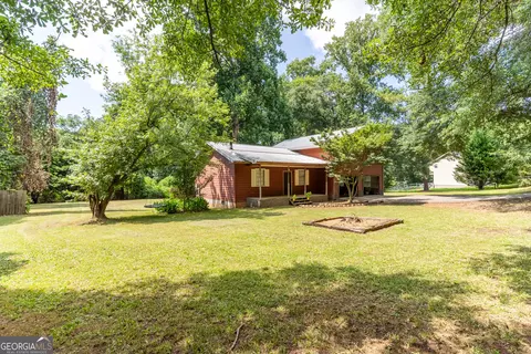 Exterior - 111 Willow St, Commerce, GA 30529 photo 2 of 14