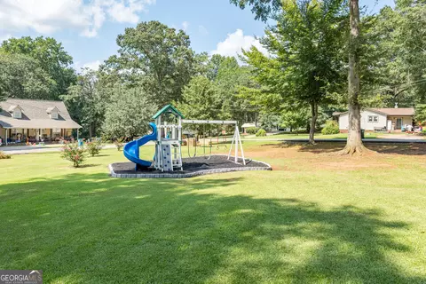 Exterior - 111 Willow St, Commerce, GA 30529 photo 5 of 14