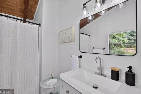 Bath - 7048 Shell Rd, Winston, GA 30187 photo 8 of 8
