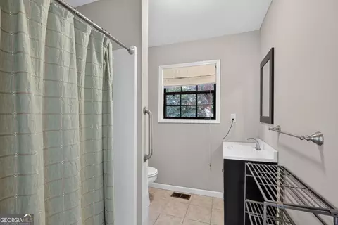 Bath - 7048 Shell Rd, Winston, GA 30187 photo 5 of 8
