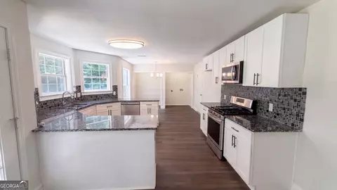 Kitchen - 115 Emerald Ln, Hampton, GA 30228 photo 1 of 2