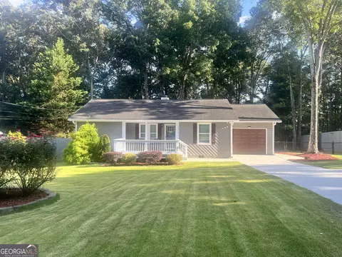 6015 Sumter Dr, Douglasville, GA 30135