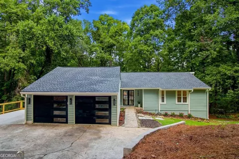 545 Longleaf Dr, Roswell, GA 30075