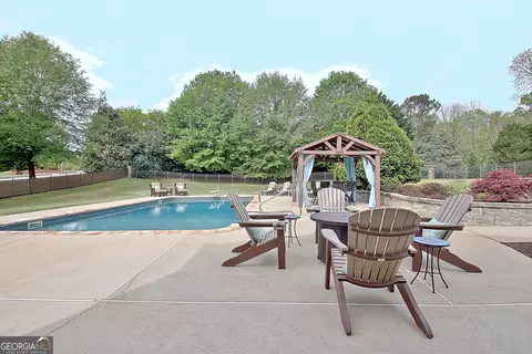 Exterior - 100 Wickham Dr, Tyrone, GA 30290 photo 17 of 45