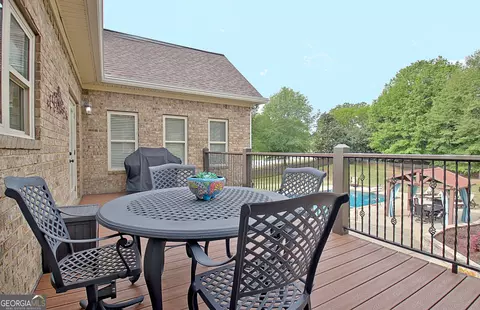 Exterior - 100 Wickham Dr, Tyrone, GA 30290 photo 13 of 45
