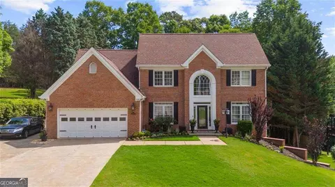 2638 Waters Edge Dr, Gainesville, GA 30504