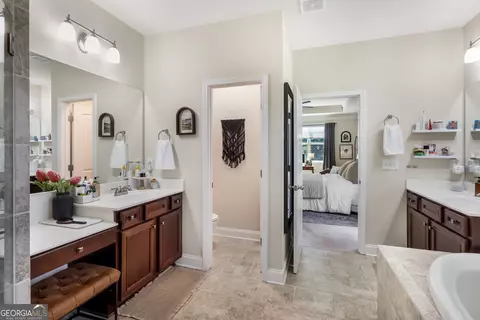 Entry Way - 109 Faversham Dr, Mcdonough, GA 30252 photo 6 of 12
