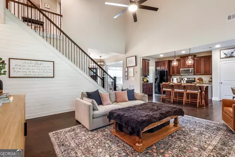 Entry Way - 109 Faversham Dr, Mcdonough, GA 30252 photo 2 of 12