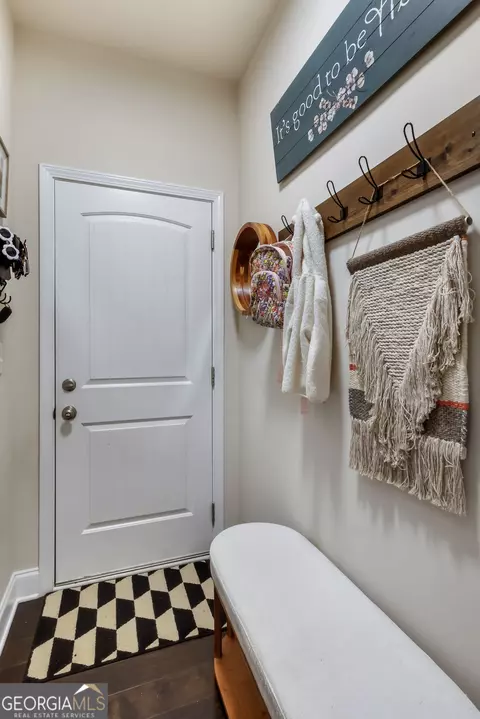 Entry Way - 109 Faversham Dr, Mcdonough, GA 30252 photo 4 of 12
