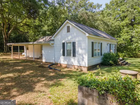 247 Ball St, Moreland, GA 30259