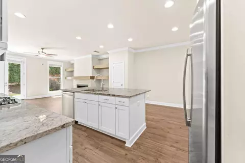 Kitchen - 2028 Glenview Park Cir, Duluth, GA 30097 photo 5 of 5