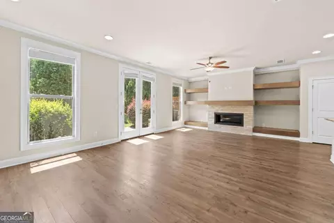 Living - 2028 Glenview Park Cir, Duluth, GA 30097 photo 10 of 10
