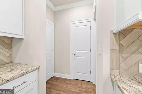 Entry Way - 2028 Glenview Park Cir, Duluth, GA 30097 photo 2 of 9
