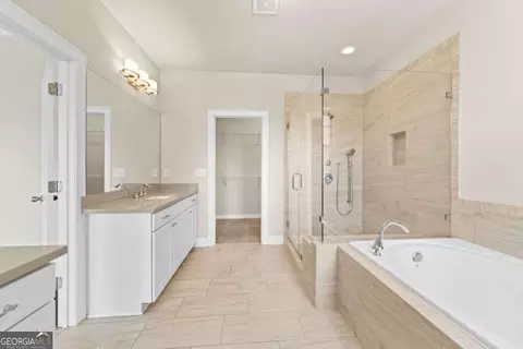 Bath - 2028 Glenview Park Cir, Duluth, GA 30097 photo 2 of 8
