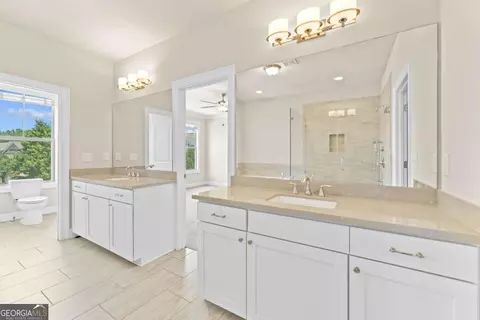 Bath - 2028 Glenview Park Cir, Duluth, GA 30097 photo 4 of 8