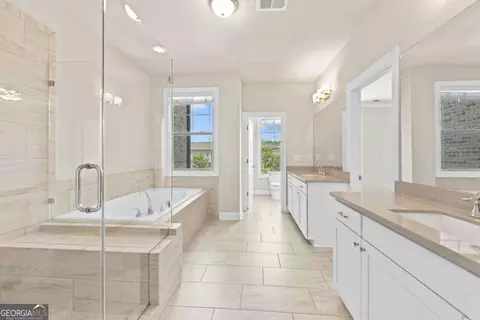 Bath - 2028 Glenview Park Cir, Duluth, GA 30097 photo 5 of 8