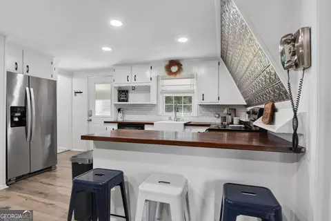 Kitchen - 124 Rosebud Ln, Jackson, GA 30233 photo 2 of 4