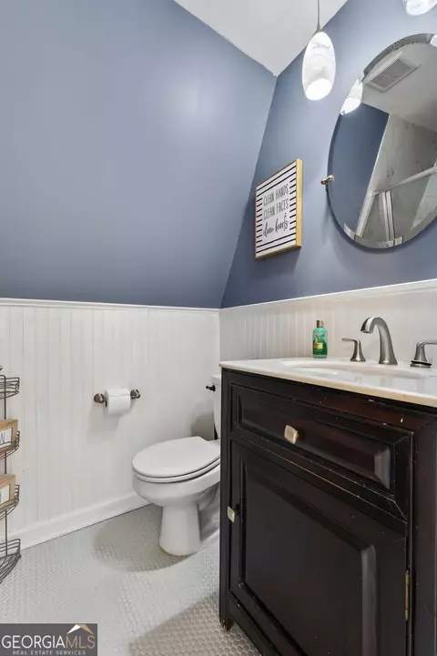 Bath - 124 Rosebud Ln, Jackson, GA 30233 photo 5 of 7