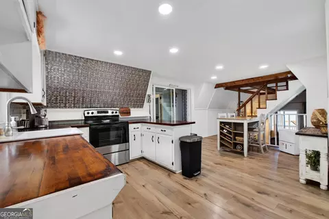 Kitchen - 124 Rosebud Ln, Jackson, GA 30233 photo 4 of 4