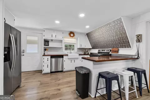 Kitchen - 124 Rosebud Ln, Jackson, GA 30233 photo 1 of 4