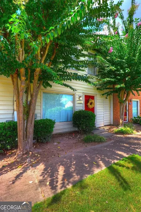 213 High Creek Dr, Roswell, GA 30076