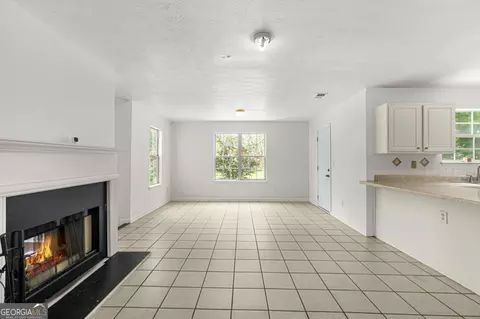 Living - 1664 Bennett Dr, Mcdonough, GA 30253 photo 1 of 6