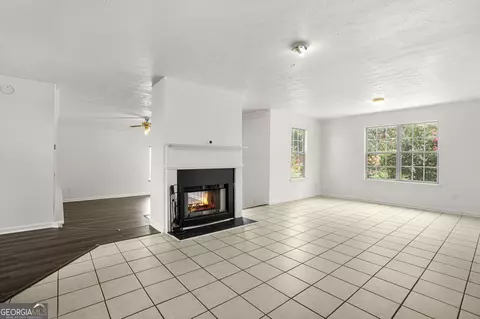 Living - 1664 Bennett Dr, Mcdonough, GA 30253 photo 4 of 6