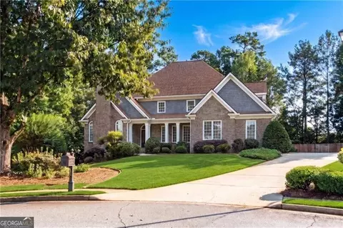 2414 Glenmore Ln, Snellville, GA 30078