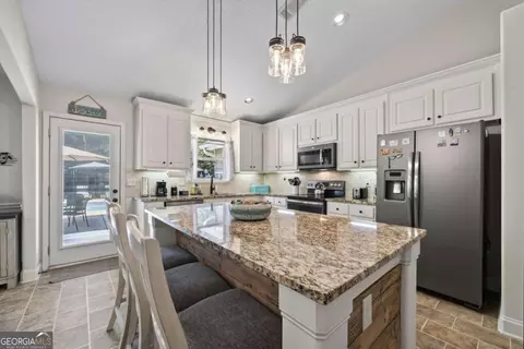 Kitchen - 2301 Matt Michell Ln, Monroe, GA 30655 photo 2 of 4