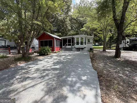 66 Maple Wood Ln, Cleveland, GA 30528