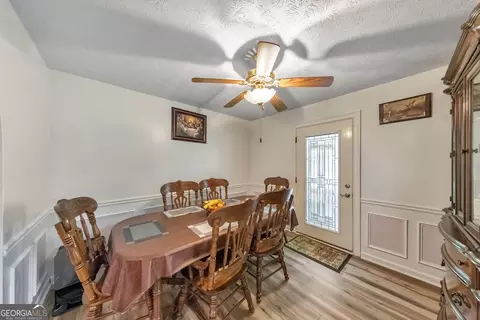Dining - 1675 Round Rd, Grayson, GA 30017 photo 1 of 4