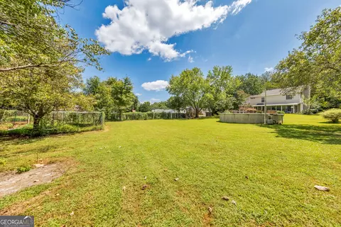 Exterior - 1675 Round Rd, Grayson, GA 30017 photo 9 of 10