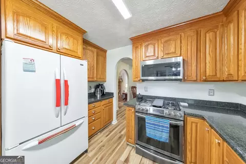Kitchen - 1675 Round Rd, Grayson, GA 30017 photo 3 of 4