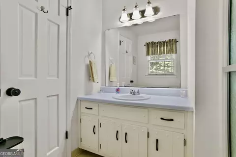 Bath - 5 Shadowbrook Dr SE, Rome, GA 30161 photo 4 of 4