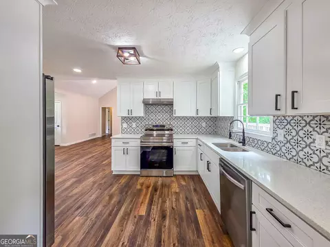 Kitchen - 265 Deep Step Rd, Covington, GA 30014 photo 3 of 4