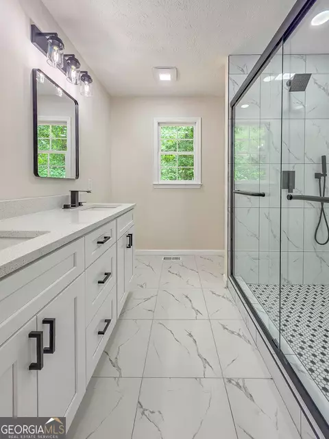 Bath - 265 Deep Step Rd, Covington, GA 30014 photo 2 of 5