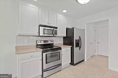 Kitchen - 293 Prominent Loop, Mcdonough, GA 30253 photo 2 of 2