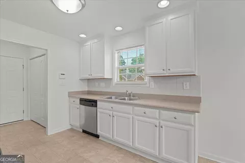 Entry Way - 293 Prominent Loop, Mcdonough, GA 30253 photo 2 of 5