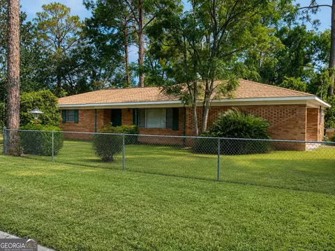 2100 Ben Hill Ave, Waycross, GA 31503